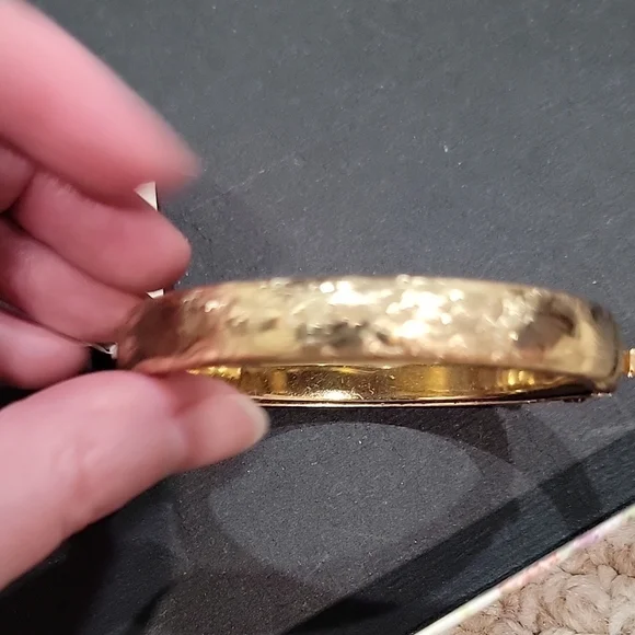 1928 Gold Floral Bangle Bracelet - Picture 4 of 5